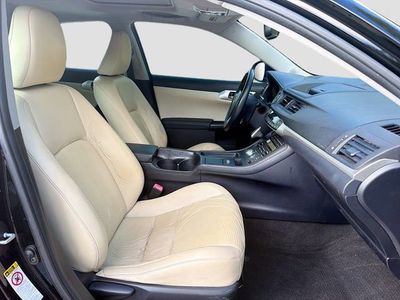 2012 Lexus CT 200h — photo 14 view