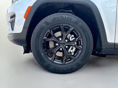2024 Jeep Grand Cherokee - Photo 38