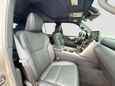 2023 Lexus LX - Photo 16