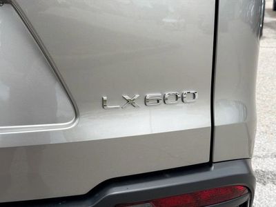 2023 Lexus LX - Photo 11