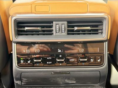 2026 Lexus LX - Photo 21
