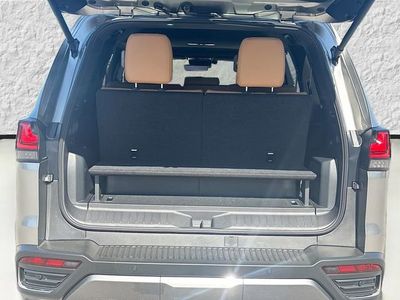 2026 Lexus LX - Photo 12