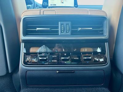 2026 Lexus LX - Photo 21