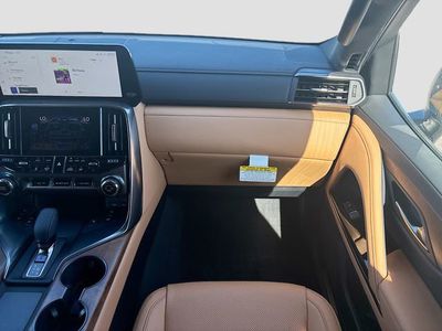 2026 Lexus LX - Photo 19