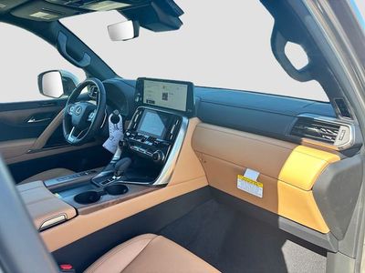 2026 Lexus LX - Photo 15
