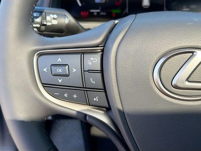 2025 Lexus UX - Photo 36