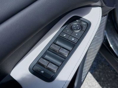 2026 Lexus RX - Photo 24