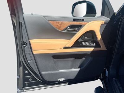 2026 Lexus LX - Photo 23