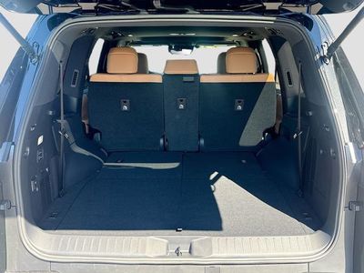 2026 Lexus LX - Photo 12