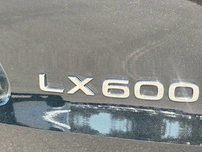 2026 Lexus LX - Photo 11