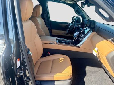 2026 Lexus LX - Photo 16