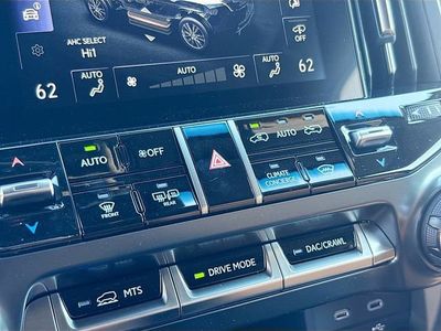 2026 Lexus LX - Photo 36