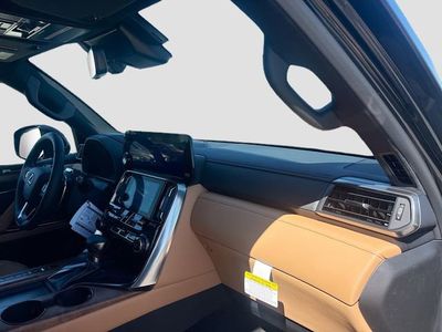 2026 Lexus LX - Photo 15