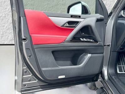 2026 Lexus LX - Photo 24