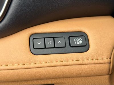2026 Lexus IS - Photo 34