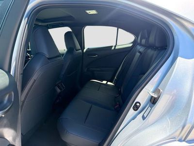 2026 Lexus UX - Photo 20