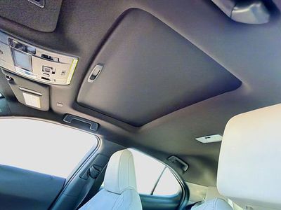 2025 Lexus UX - Photo 25