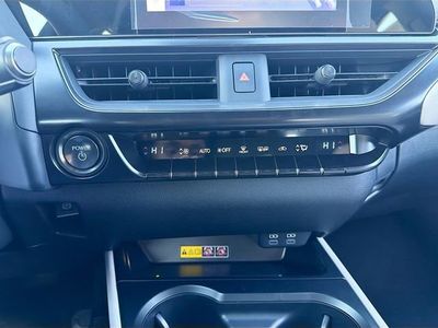 2025 Lexus UX - Photo 33