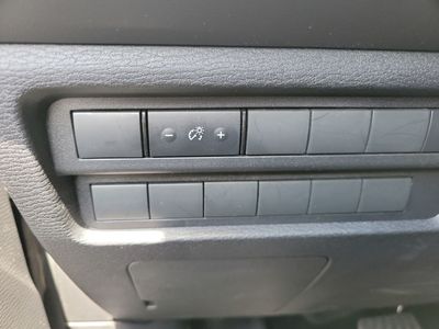 2025 Mitsubishi Outlander - Photo 28