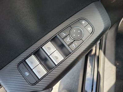 2025 Mitsubishi Outlander - Photo 17