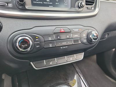 2017 Kia Sorento - Photo 24