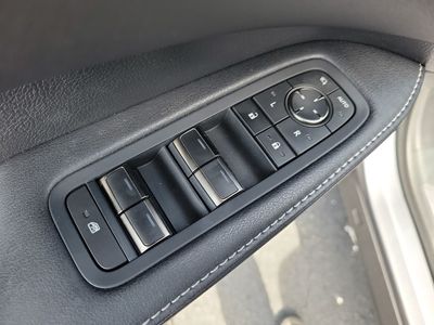 2023 Lexus RX - Photo 17