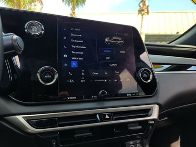 2023 Lexus RX - Photo 23