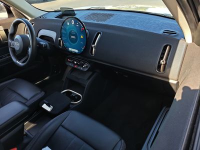 2025 MINI Countryman - Photo 11