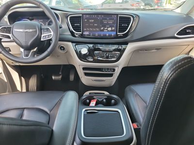 2023 Chrysler Pacifica - Photo 14
