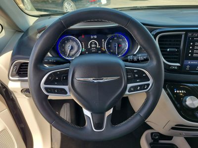 2023 Chrysler Pacifica - Photo 29