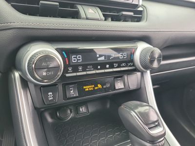 2019 Toyota RAV4 - Photo 24