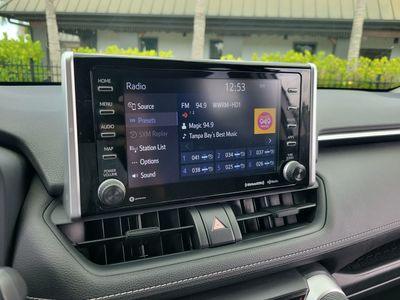2019 Toyota RAV4 - Photo 20
