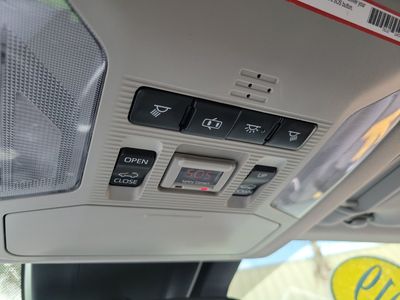 2019 Toyota RAV4 - Photo 19