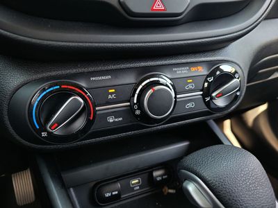 2023 Kia Soul - Photo 22