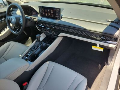 2026 Honda Accord Hybrid - Photo 11