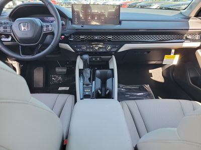 2026 Honda Accord Hybrid - Photo 14