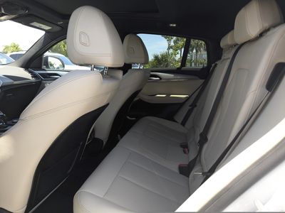 2025 BMW X4 - Photo 17