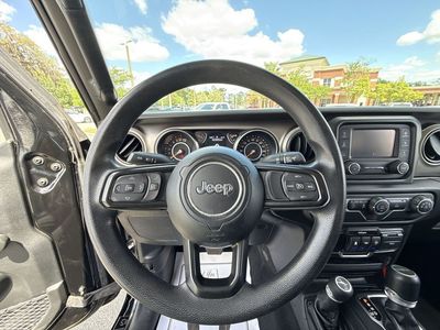 2021 Jeep Gladiator - Photo 12
