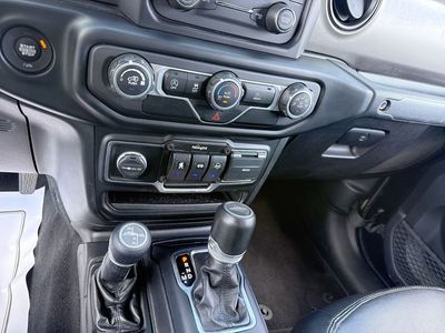 2021 Jeep Gladiator - Photo 16