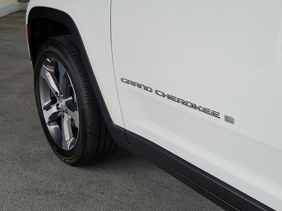 2026 Jeep Grand Cherokee — engine compartment view
