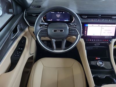 2026 Jeep Grand Cherokee — photo 12 view