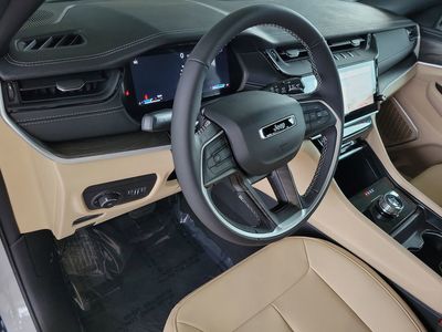 2026 Jeep Grand Cherokee — photo 16 view
