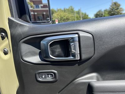 2025 Jeep Wrangler - Photo 27