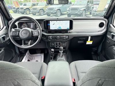 2026 Jeep Wrangler - Photo 27