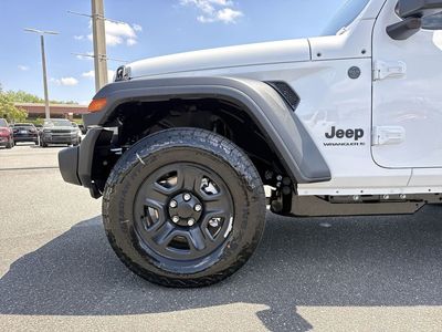 2026 Jeep Wrangler - Photo 10