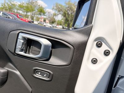 2026 Jeep Wrangler - Photo 13