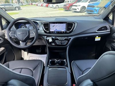 2026 Chrysler Pacifica - Photo 27