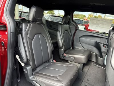 2026 Chrysler Pacifica — photo 25 view