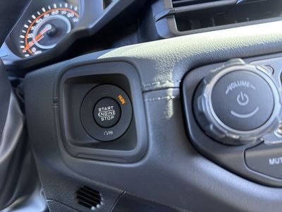 2026 Jeep Gladiator - Photo 17