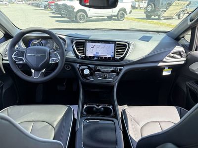 2026 Chrysler Pacifica - Photo 25